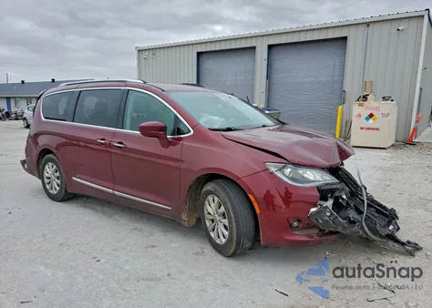 2019 Chrysler Pacifica Touring L z USA, uszkodzony, nr VIN 2C4RC1BG7KR537343